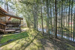 Cabana, 1 quarto, para não fumantes, vista para o rio | Individualmente decorados, individualmente mobiliados, Wi-Fi de cortesia