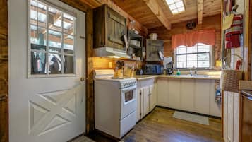 The Fox Cabin | Private kitchen | Full-size fridge, microwave, oven, stovetop