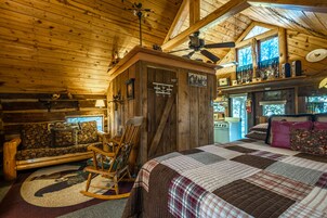 The smokehouse Cabin | Individually decorated, individually furnished, free WiFi