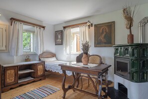 Familiehus - flere soveværelser - 2 badeværelser - ved bjerg (Traditional House Kal With Whirlpool) | Interiør