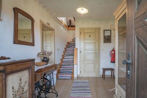 Interior - Traditional House Kal With Whirlpool (Semič)