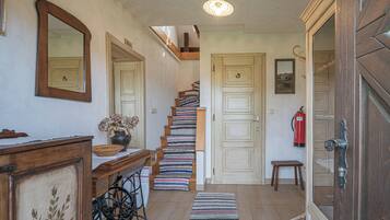 Familiehus, flere soverom, 2 bad, ved fjell (Traditional House Kal With Hot tub) | Innvendig