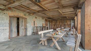 Family House, Multiple Bedrooms, 2 Bathrooms, Mountainside (Traditional House Kal With Hot tub) | Outdoor dining