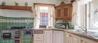 Traditional House Kal With Hot tub