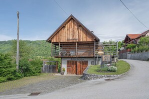Exterior - Traditional House Kal With Whirlpool (Semič)