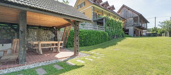 Traditional House Kal With Hot tub