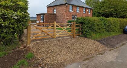 2 Lane End Cottages