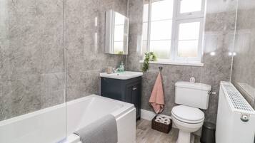 Cottage | Bathroom | Shower