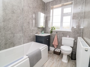 Cottage | Bathroom