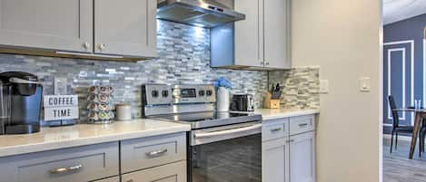 Fridge, microwave, stovetop, dishwasher