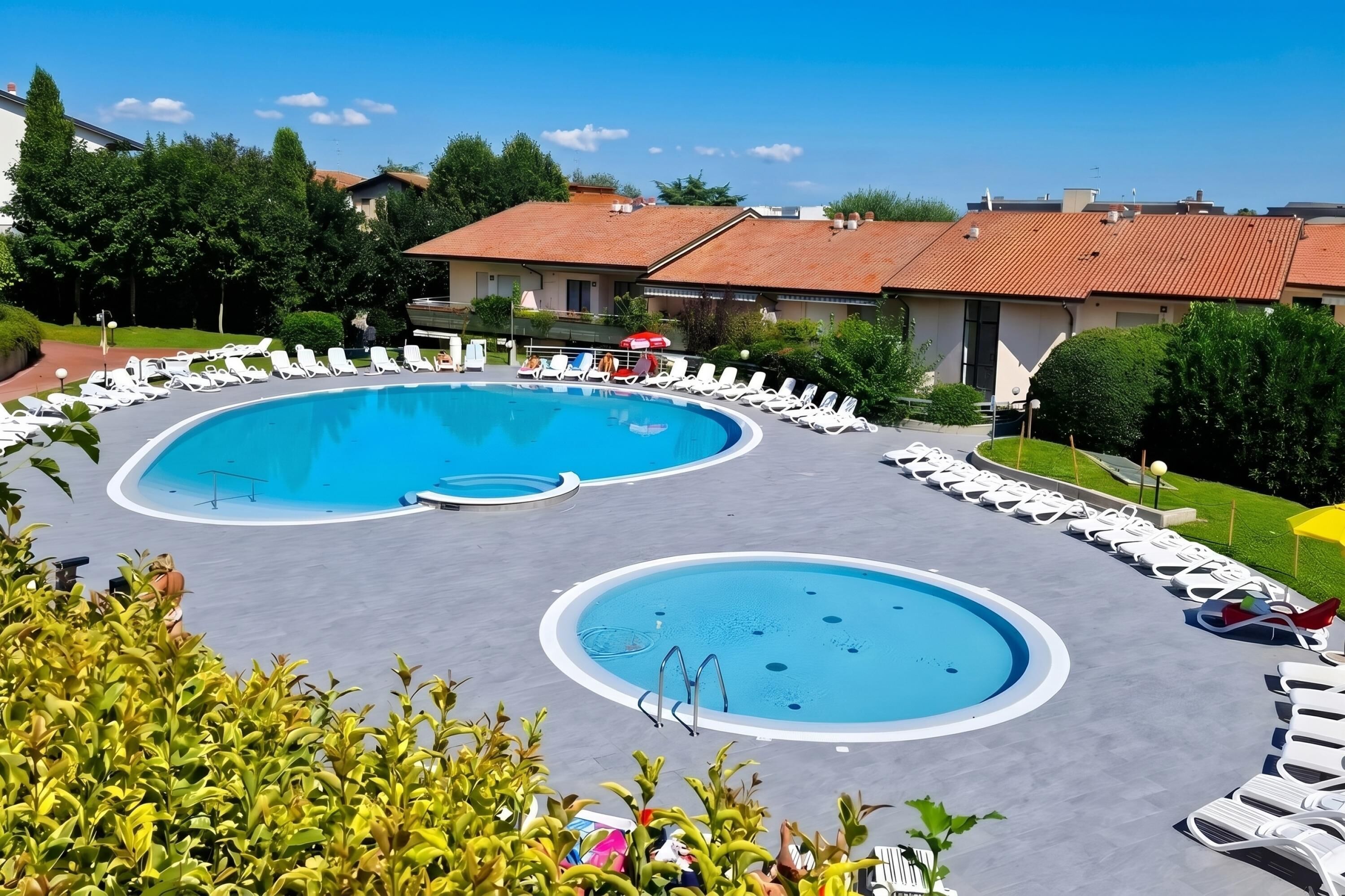 Sæsonbestemt udendørs pool