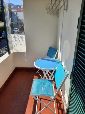 Outdoor dining - Madeira Home Holidays - Stay. Relax. Enjoy. Small moments, big memories. (Caniço)