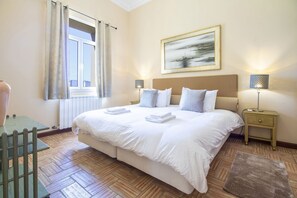 5 habitaciones, tabla de planchar con plancha y wifi gratis 