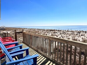 Property grounds - The Wave It Is: Oceanfront 4BR home in Oak Island, perfect for up to 14 guests! (Oak Island)
