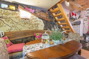 Family House, 2 Bedrooms (Holiday Home Fairytale) | Living room | 21-inch TV with digital channels, fireplace, stereo - Holiday Home Fairytale (Jastrebarsko)