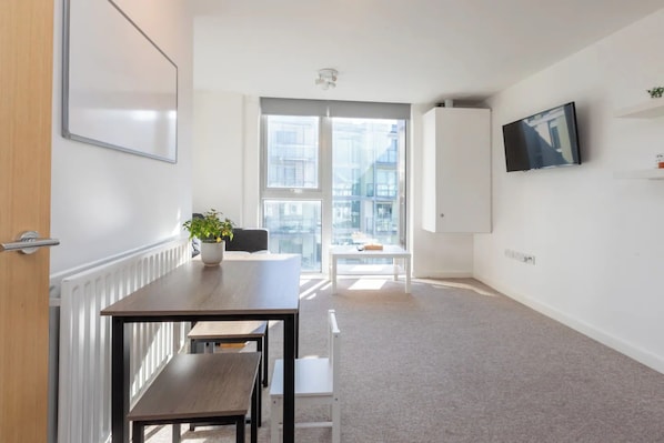 Basic Apartment, 1 Queen Bed with Sofa bed | Dining