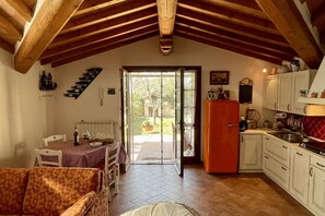 Interior - Casa Sophia, pool with sea view - garden, barbecue and parking are pri (Guardistallo)
