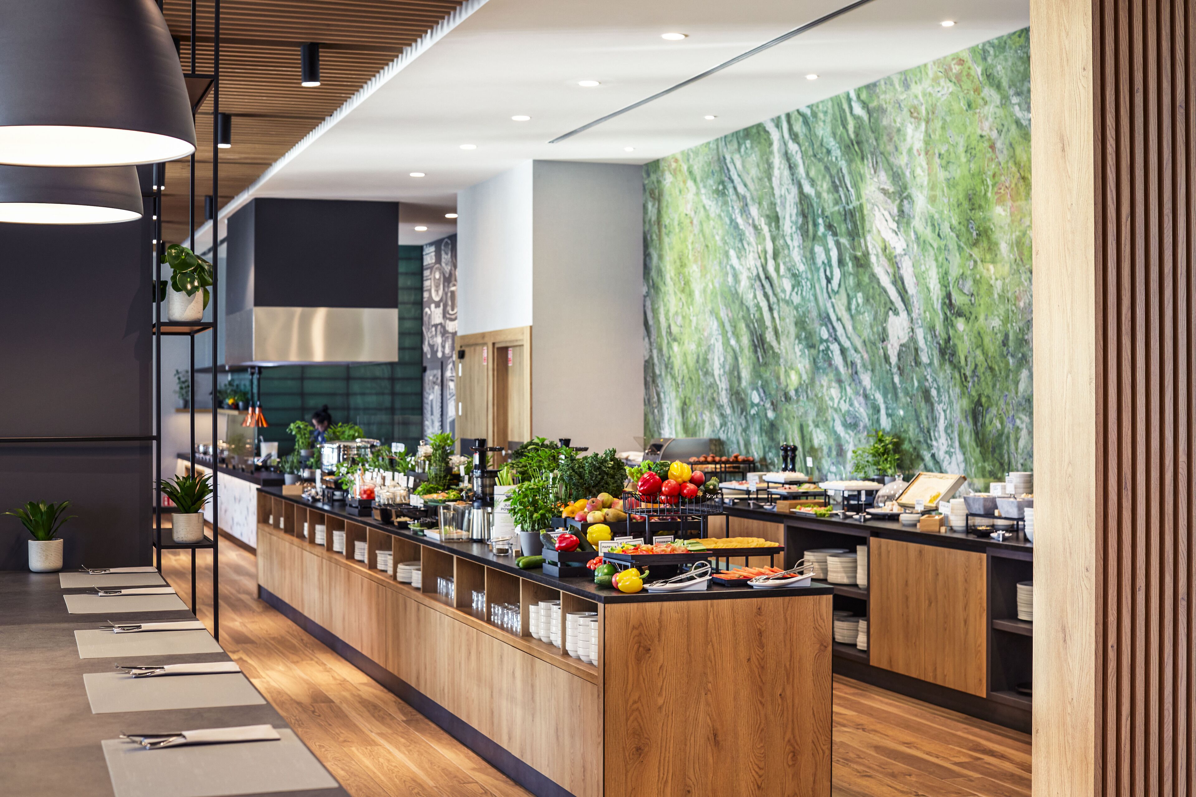 Petit déjeuner buffet servi tous les jours en supplément