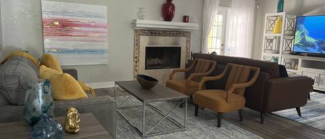 Televisión, chimenea