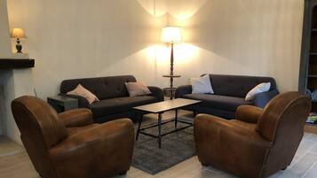 Télévision, cheminée