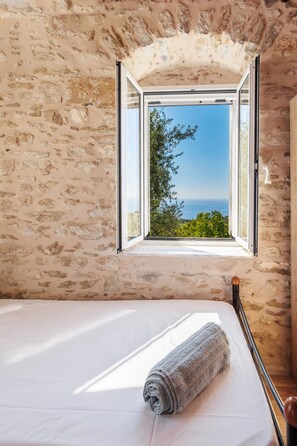 3 makuuhuonetta, silitysrauta/-lauta, ilmainen Wi-Fi, vuodevaatteet