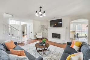 Flat-screen TV, fireplace, Netflix, foosball