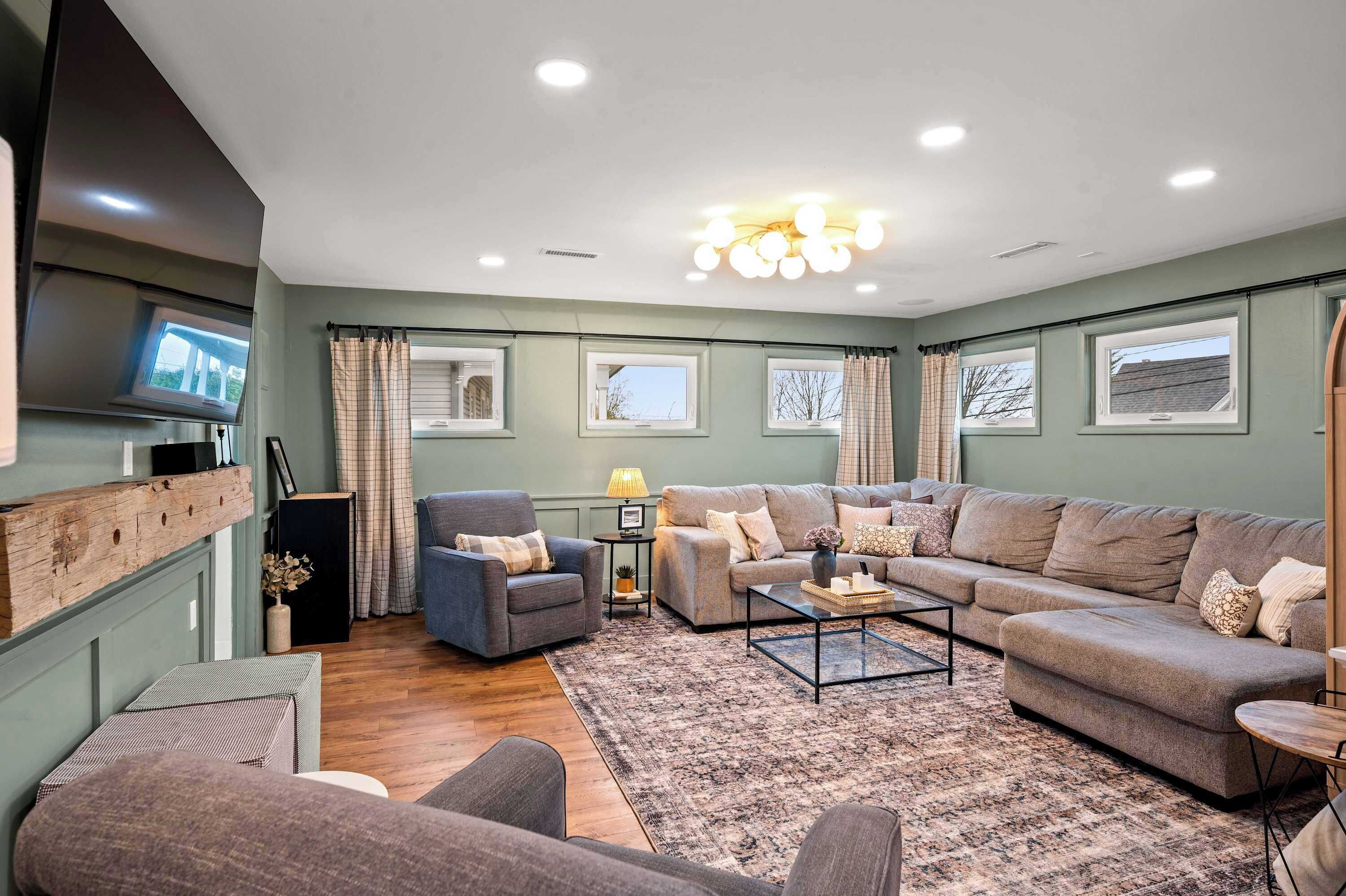 Fernseher, Kamin, Videospiele, Arbeitsbereiche