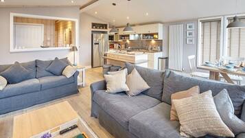 TV, fireplace, DVD player, offices