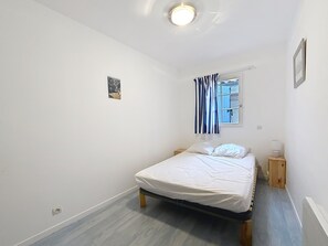 3 bedrooms, iron/ironing board, free WiFi