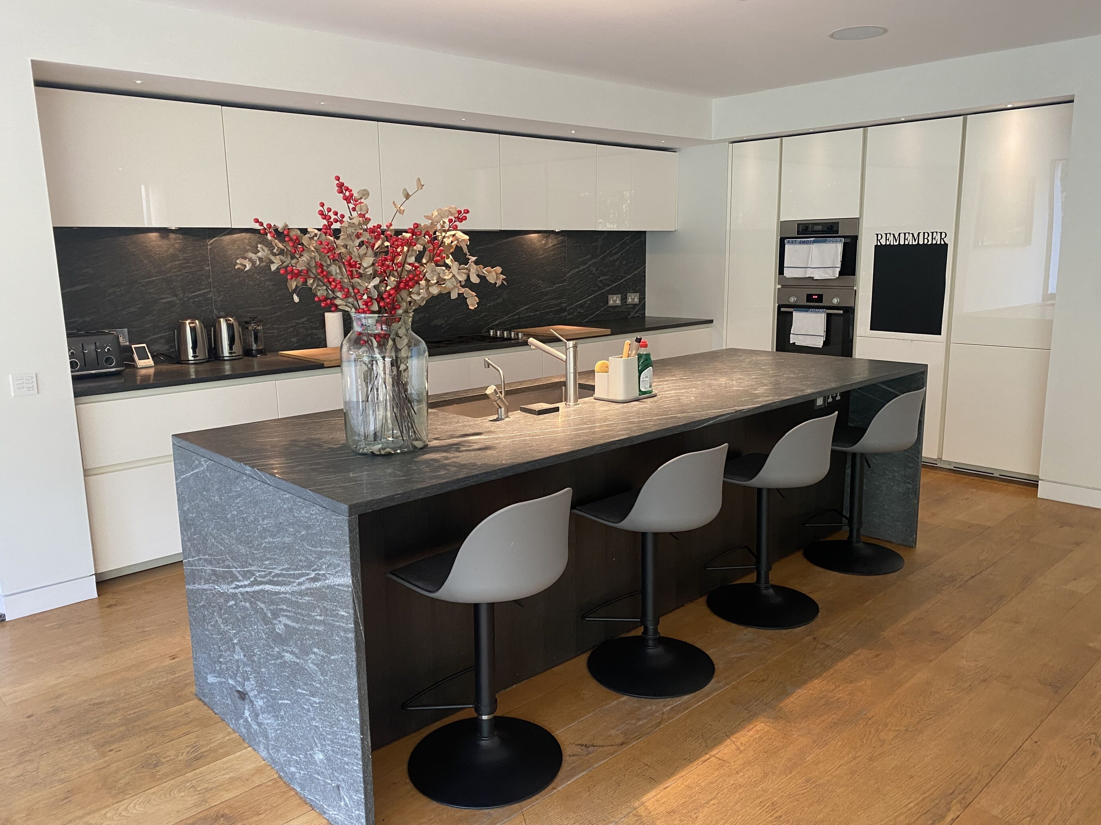 Fridge, stovetop, dishwasher, electric kettle