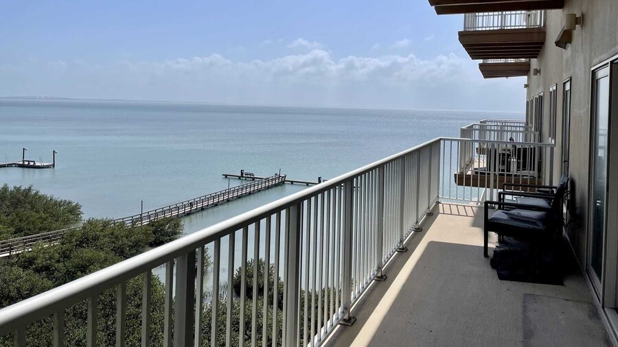 Laguna Bay 302n 3 Bedroom Condo by RedAwning