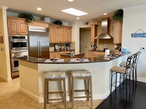 Leilighet, 3 soverom | Eget kjøkken | Kjøleskap, ovn, kaffetrakter/tekoker og brødrister