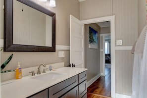 House, 2 Bedrooms | Bathroom