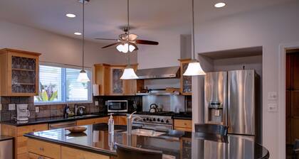 Grand Melemele 3 Bedroom Home by RedAwning