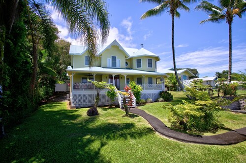 Grand Melemele 3 Bedroom Home by RedAwning
