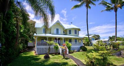 Grand Melemele 3 Bedroom Home by RedAwning