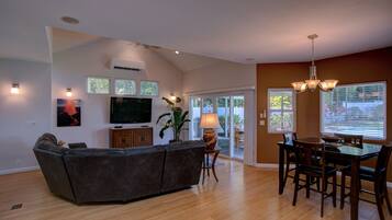 House, 3 Bedrooms | Dining