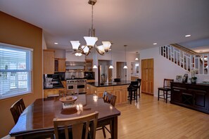 House, 3 Bedrooms | Dining