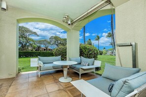 Outdoor dining - Wailea 2BR ground level near Keawekapu Beach w/ pool (Kihei)