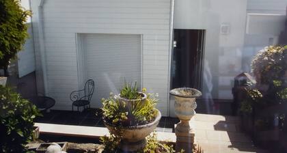 Charming little apartment near port, beaches and village