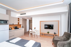 1 bedroom, Egyptian cotton sheets, premium bedding, pillow-top beds