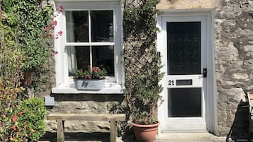 Cottage | Front of property