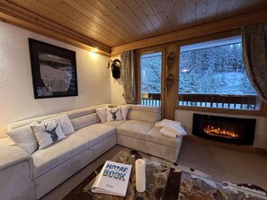 Living area - 1st floor, view mountain, balcony, tv, ski locker, 100m², Méribel (Méribel - Les Allues)