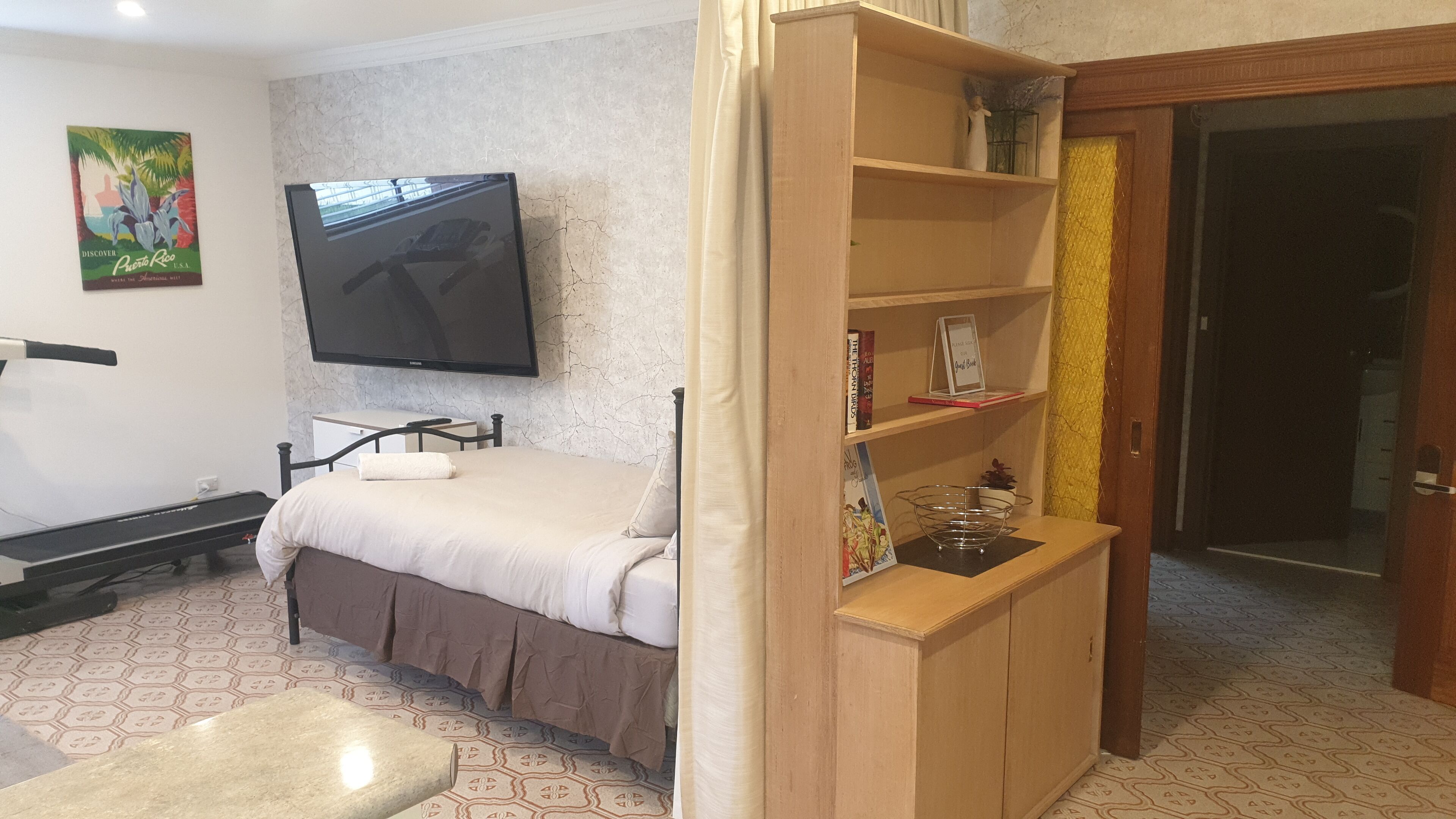 The Altura Apartment \"10 mins from Airport\" — image 9