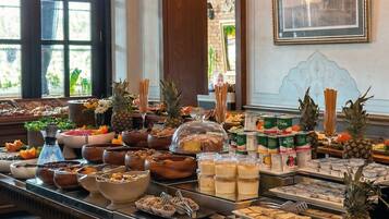 Bao gồm bữa sáng buffet hàng ngày