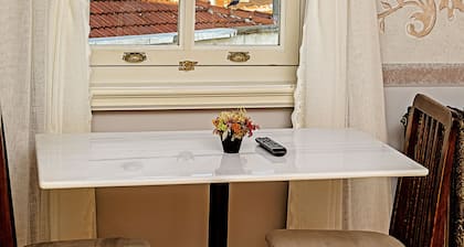 Meroddi Barnathan Hotel