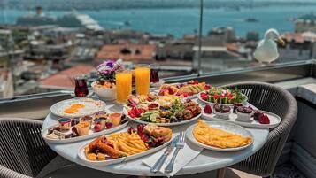 Tägliches inbegriffenes Frühstücksbuffet