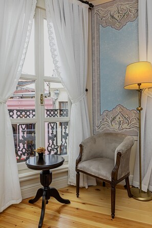 Living area - Meroddi Barnathan Hotel (Istanbul)
