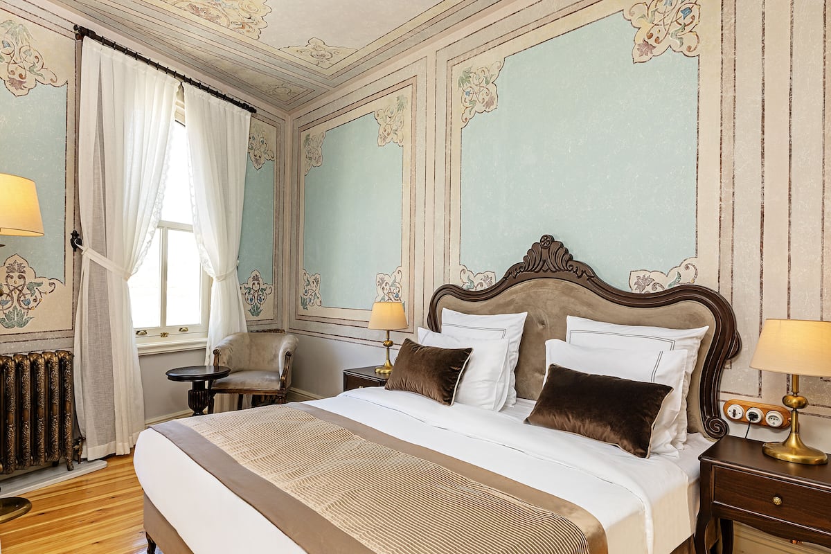 1 bedroom, Egyptian cotton sheets, premium bedding, minibar