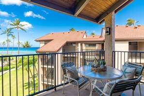 Outdoor dining - Ocean views from 1bd plus loft in West Maui (Lahaina)